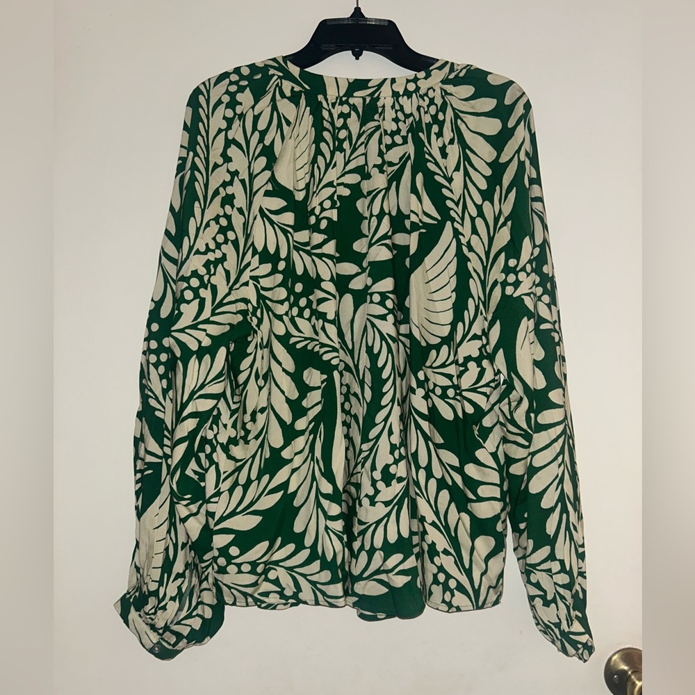 H&M Green and Cream Leaf Pattern Blouse - Picture 3 of 3